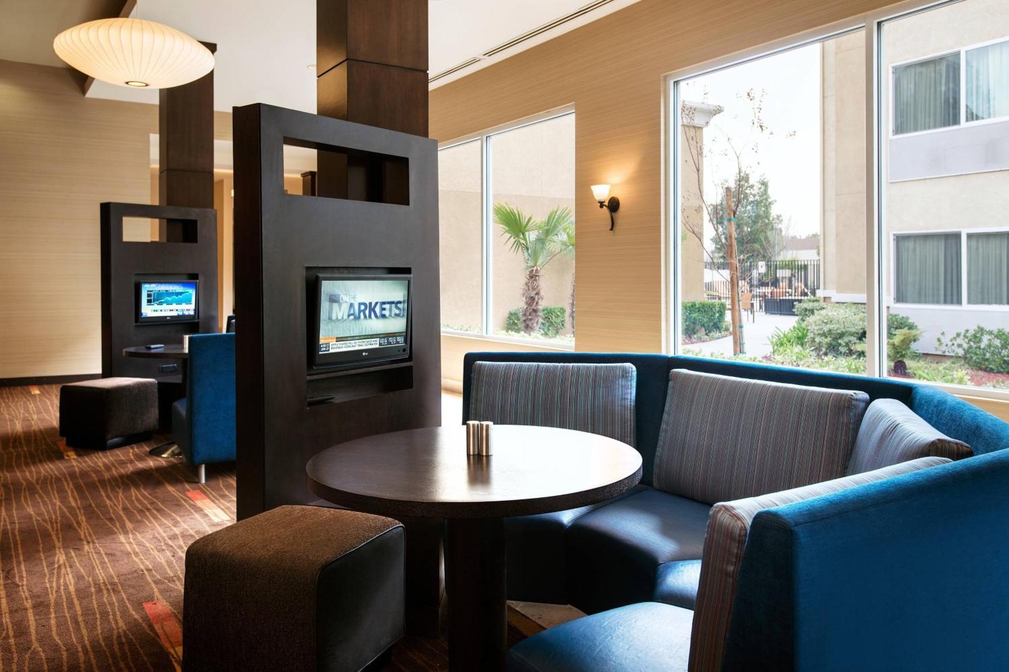 Hotel Courtyard By Marriott Sacramento Cal Expo Exterior foto