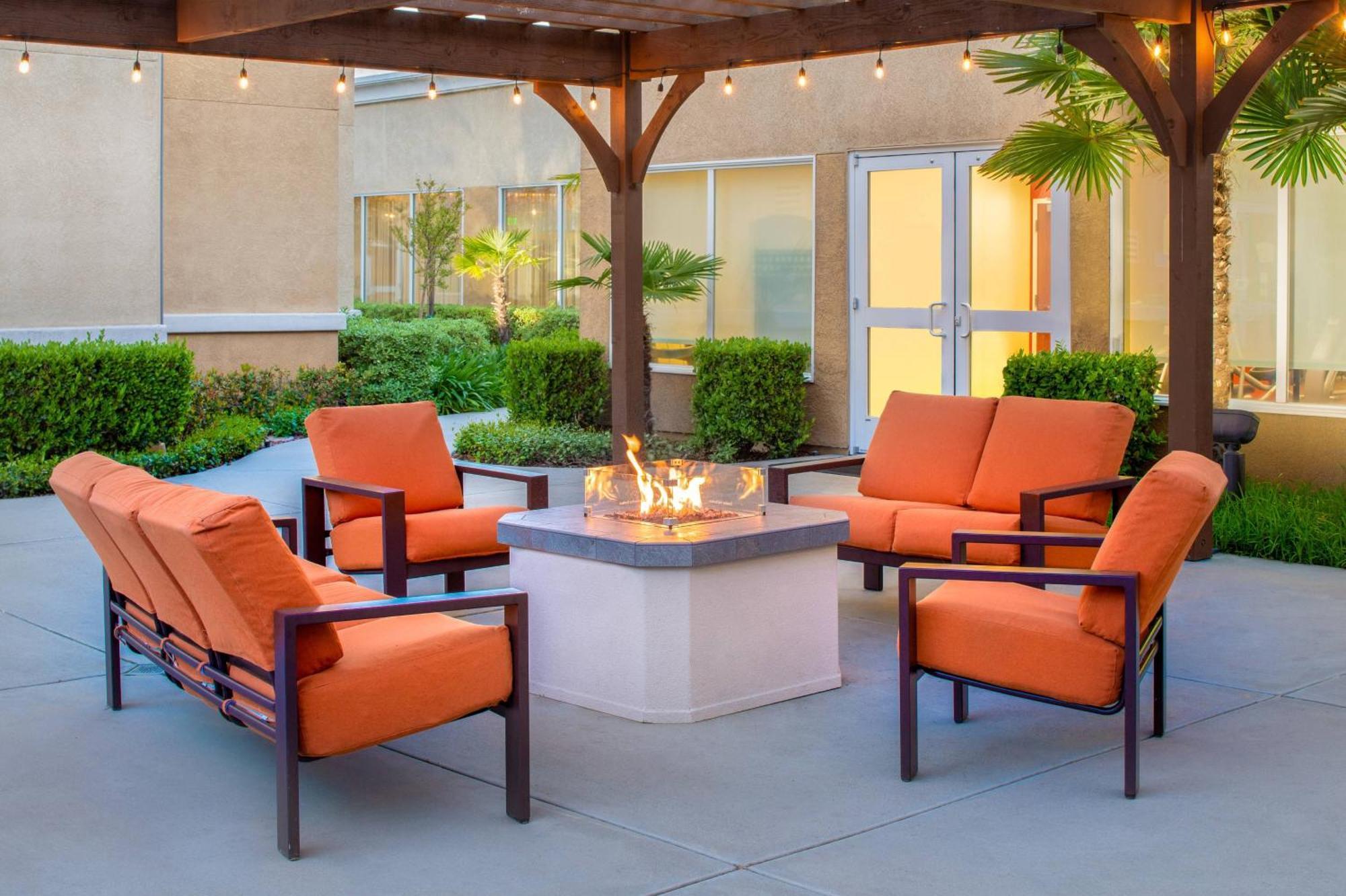 Hotel Courtyard By Marriott Sacramento Cal Expo Exterior foto